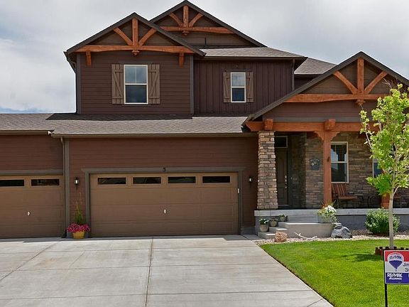 Elegant Main Floor Study*Glass French Doors*Recessed Lighting*