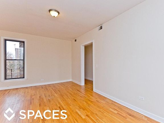 5th image of 627 W Oakdale Ave #633FOUR