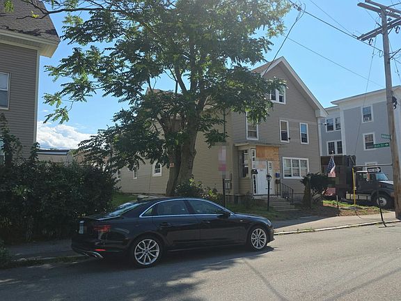 3rd image of 301 Amherst St