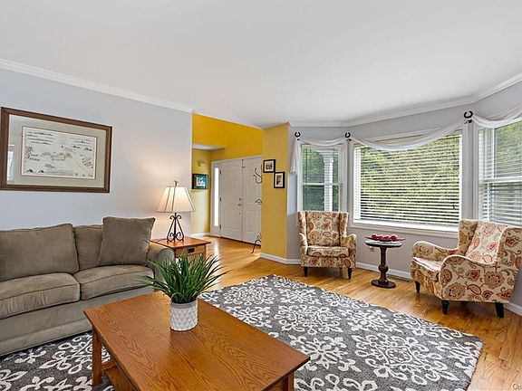 4th image of 50 Dimond Ave