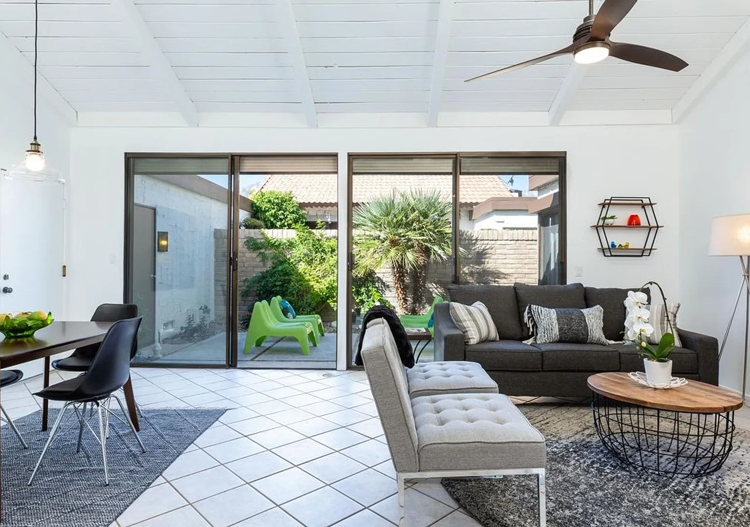 Canyon Sands Villa, Unfurnished ,Long Term — Photo 2
