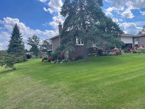 3rd image of 378 Old Surrey Ln