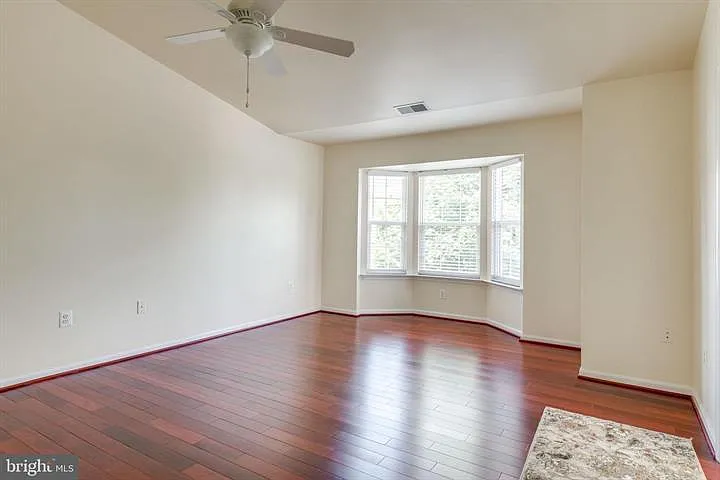 6805 Hollow Glen Ct — Photo 37