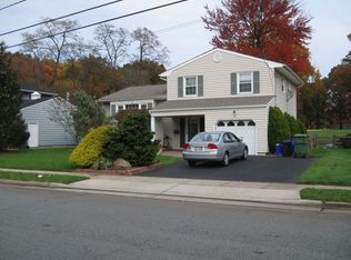14 Eileen Way, Edison, NJ 08837