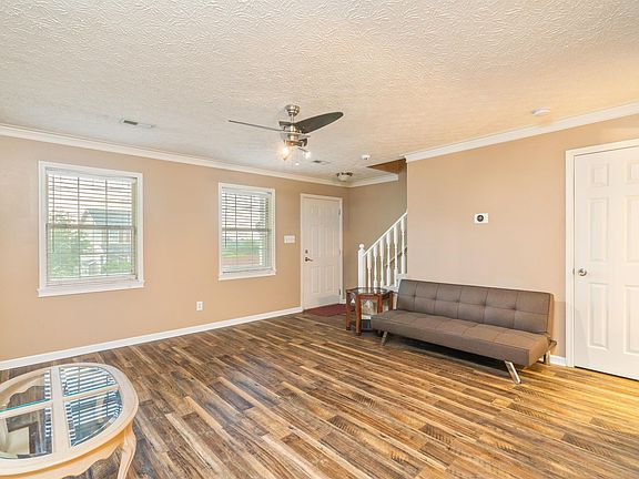 4th image of 2376 Wadsworth Dr