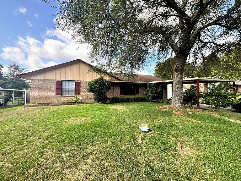 493 Nila Sue Dr — Photo 1