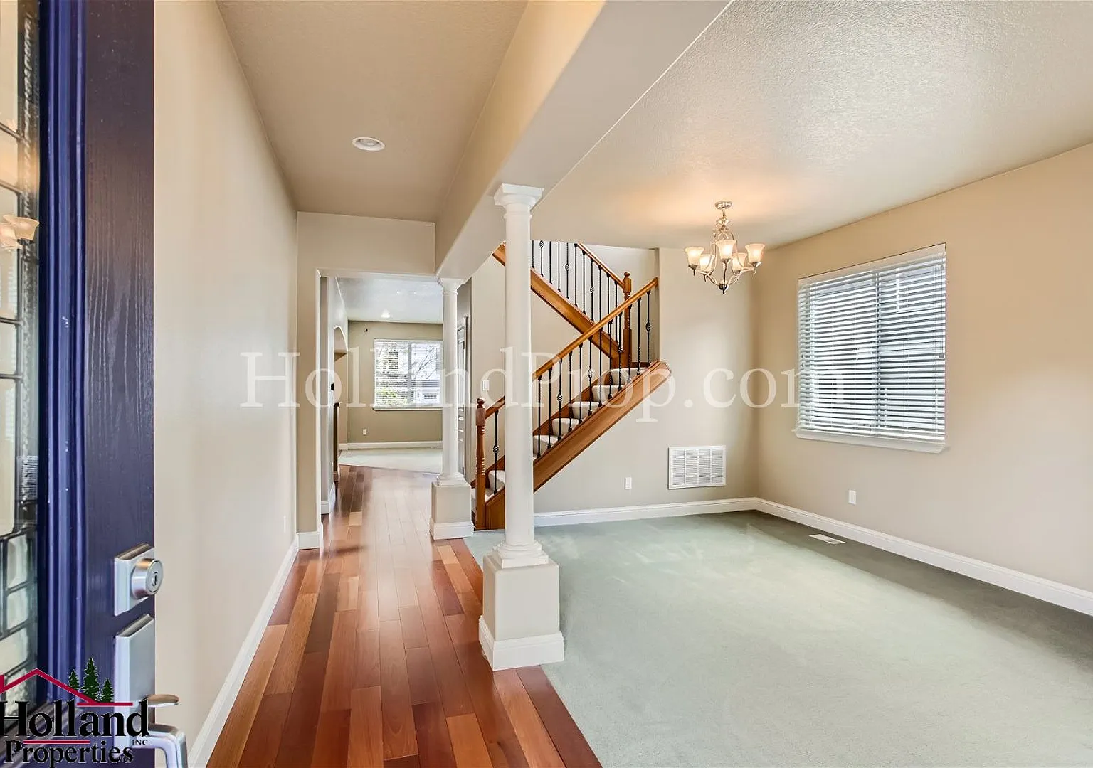 Your Dream Home Awaits Spacious, Inviting & Full of Charm! — Photo 4
