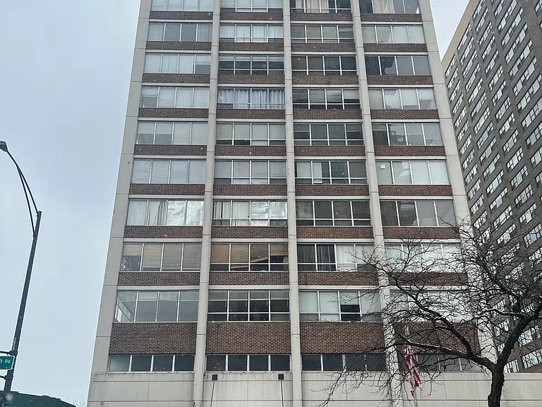 6171 N Sheridan Rd #304 — Photo 2