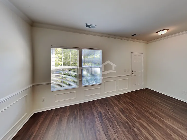 661 Wolfeboro Ln — Photo 4