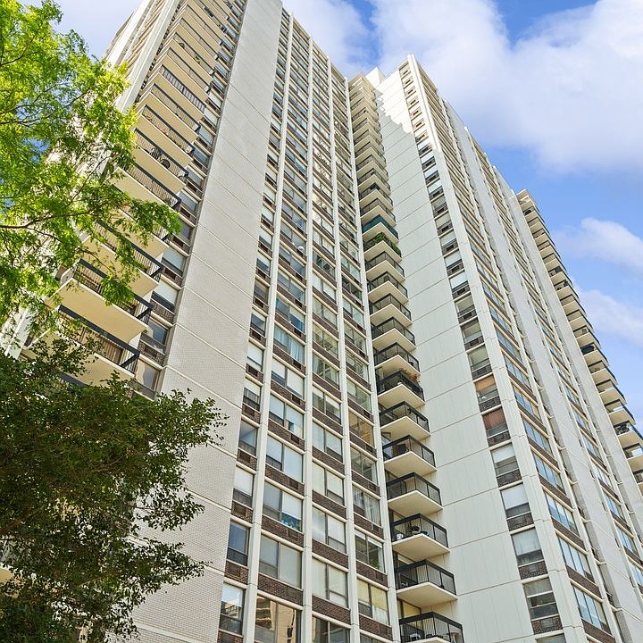 1st image of 1460 N Sandburg Ter APT 2909
