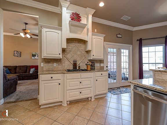 3rd image of 3706 SW Plateau Blvd