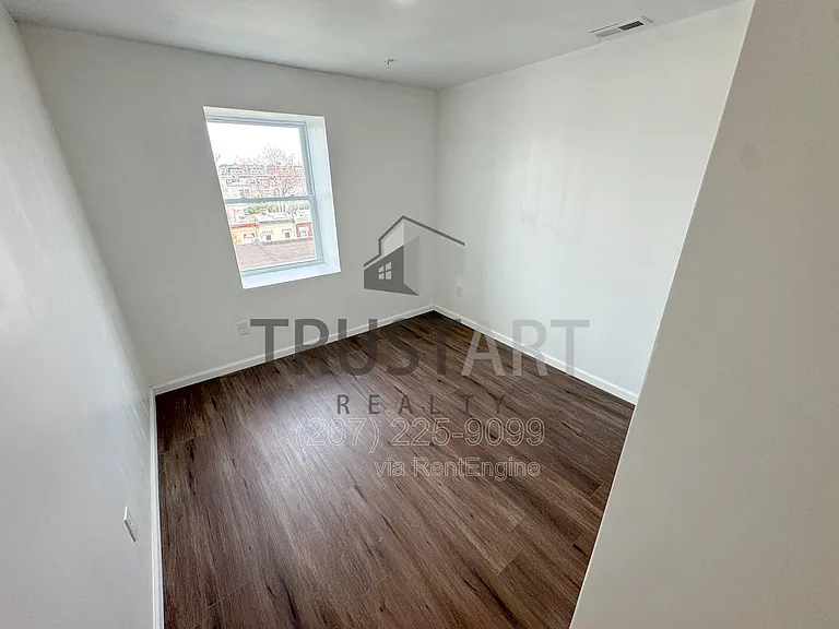 2317 N 15th St #7 — Photo 7