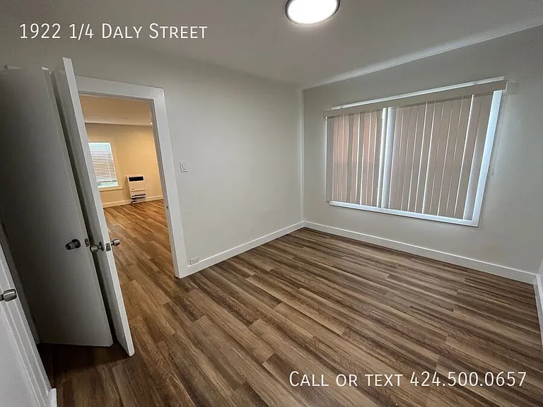 1922 1/4 Daly St — Photo 12