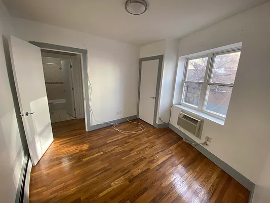 Rented by Premier Metro Realty Corp | media 32