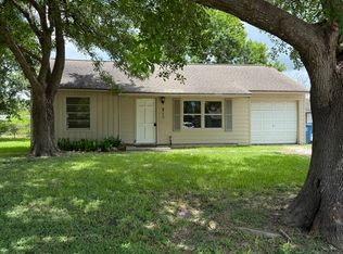 213 Wood St, Point Comfort, TX 77978