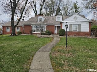 705 Pavey Ave, Mount Vernon, IL 62864