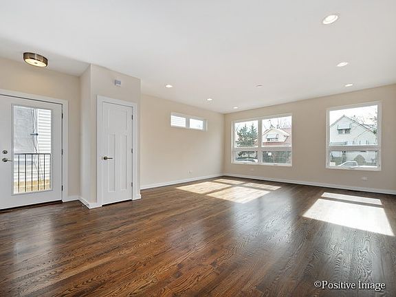 3rd image of 2728 N Hamlin Ave