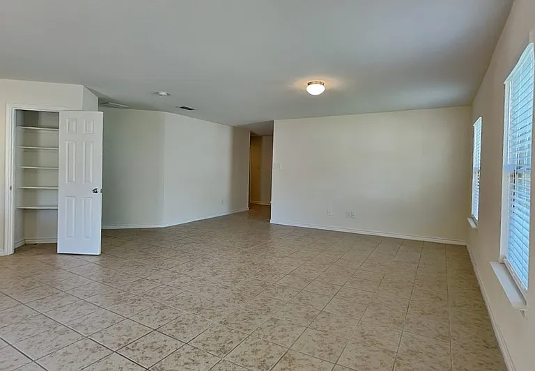 14625 Briarcrest Dr — Photo 3