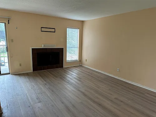 9350 Country Creek Dr Photo 1