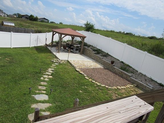 4th image of 461 Lost Creek Dr