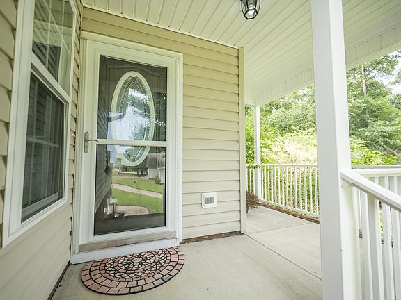 2nd image of 105 Oakmount Dr