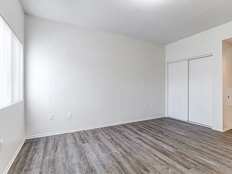 Portofino Apartments — Photo 15