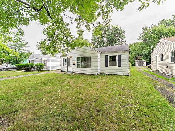 3rd image of 2533 Greenvale Rd