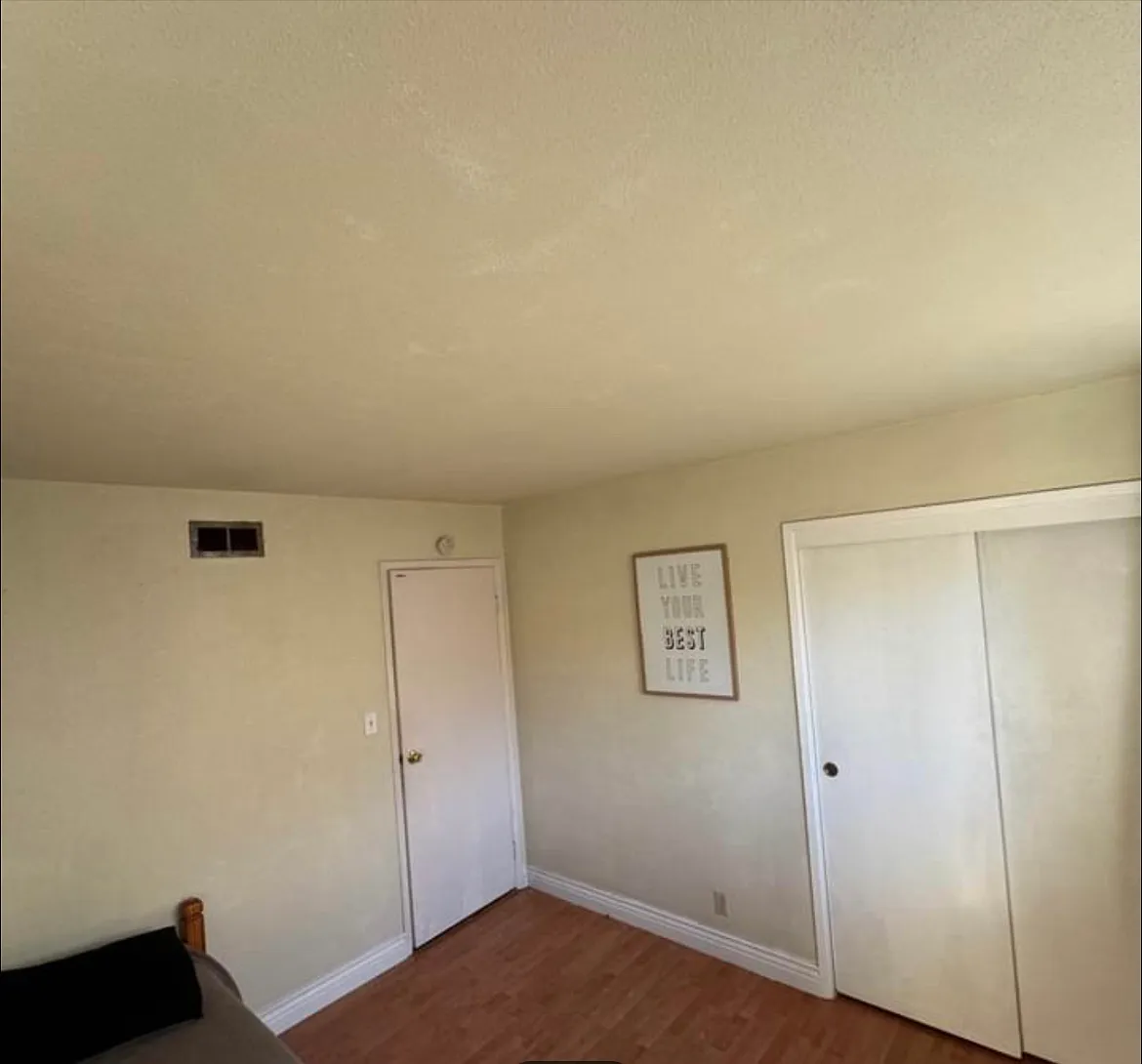 3 bed, 1750 sqft, $990 — Photo 2