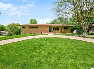 16414 Poppleton Ave, Omaha, NE 68130