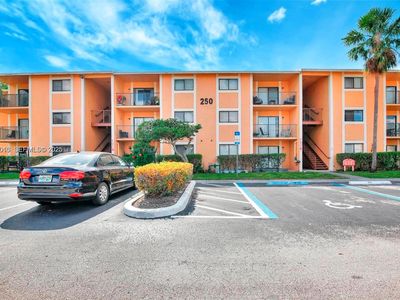 250 Palm Cir W APT 301, Hollywood, FL, 33025
