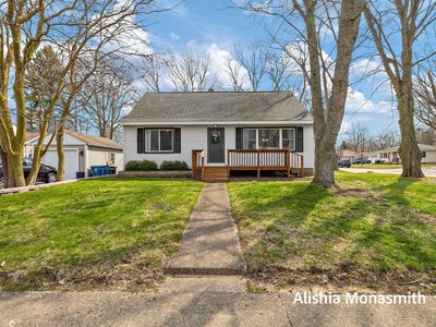 718 S Ferry St, Grand Haven, MI, 49417