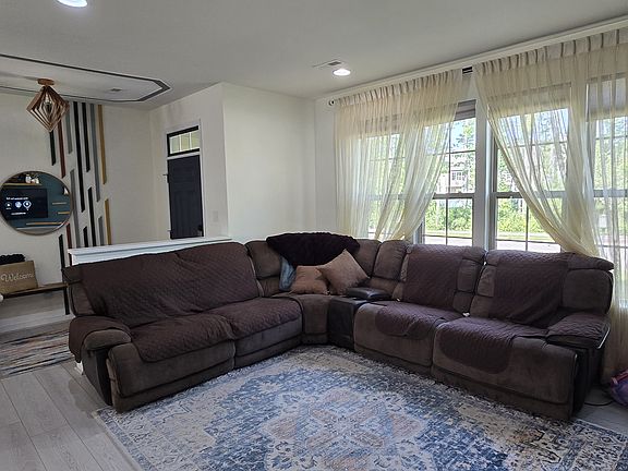 4th image of 4006 Rivermere Ln