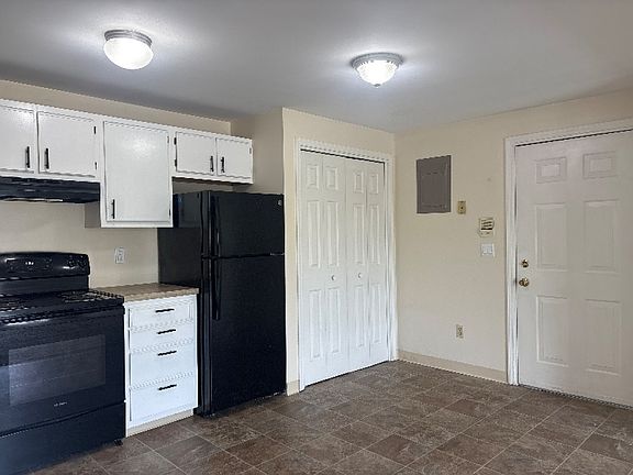 2nd image of 6824 Plaza Dr #12