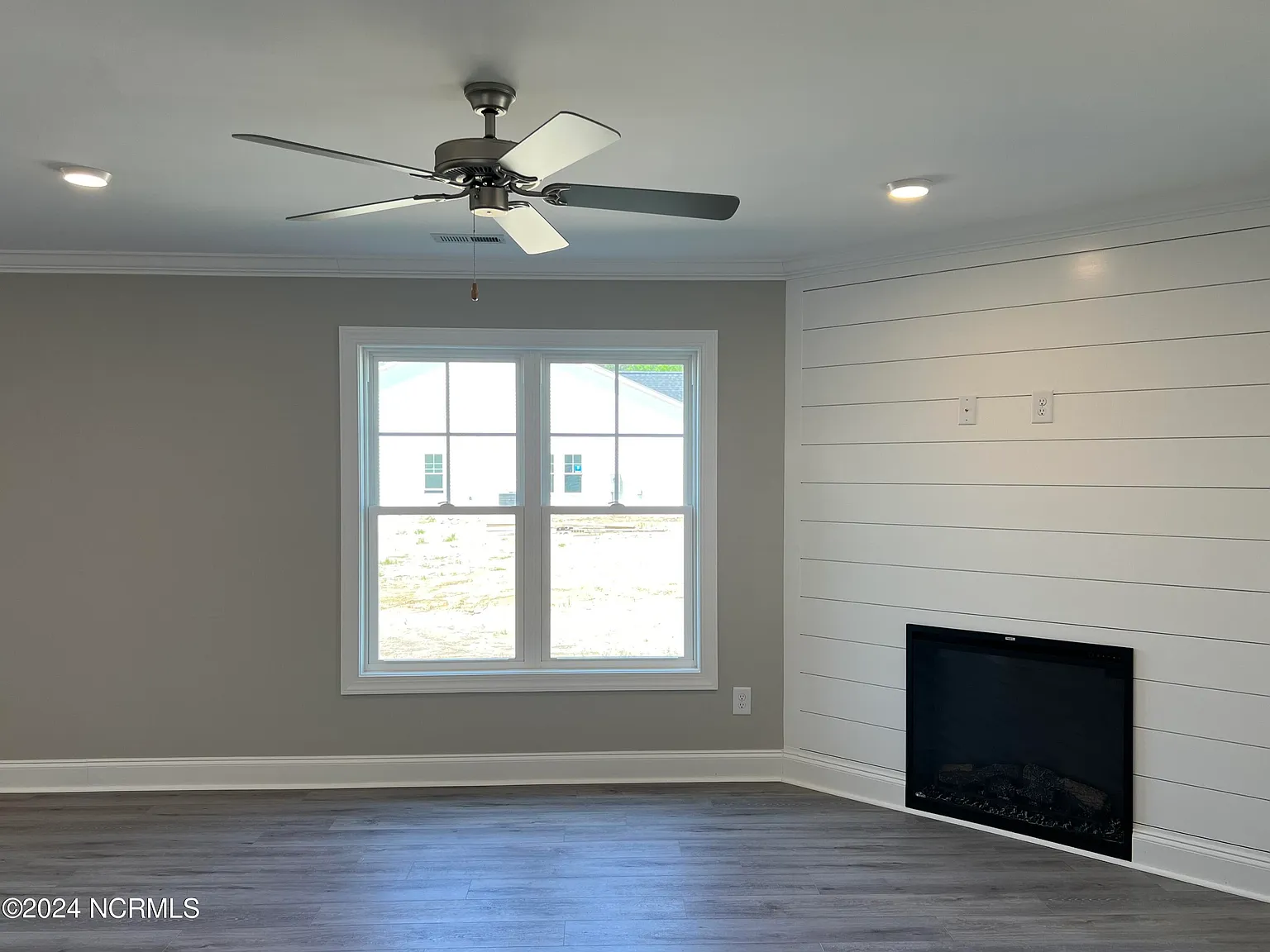 3 bed, 2.5 bath, 1750 sqft, $1,950 — Photo 4