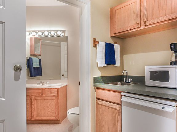 5th image of 8334 Mulligan Cir #2013B
