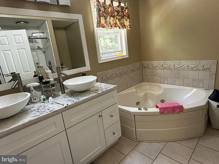 117 Susan Dr — Photo 12