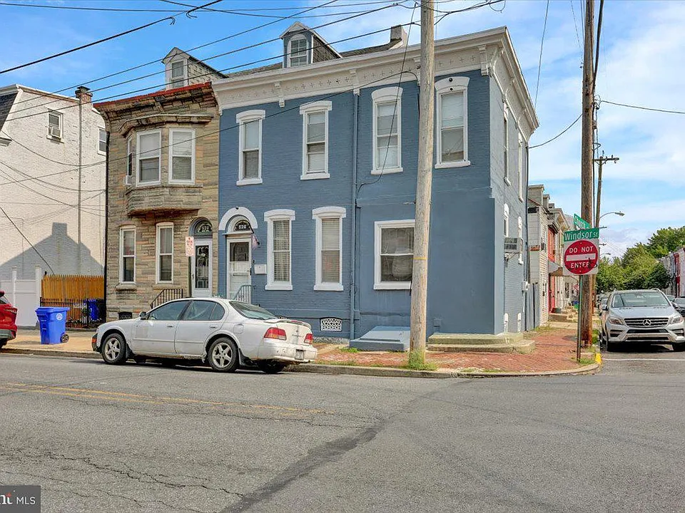 526 Windsor St