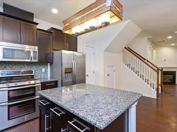 10003 Lynnberry Pl, Raleigh, NC 27617