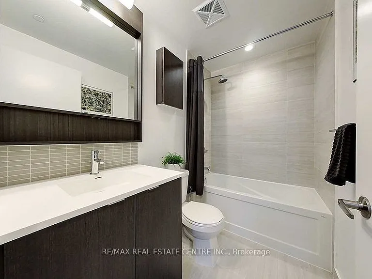 2560 Eglinton Ave W #903 — Photo 9