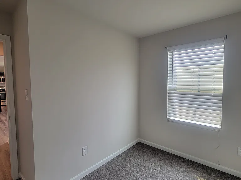 141 Catalpa Ct — Photo 6