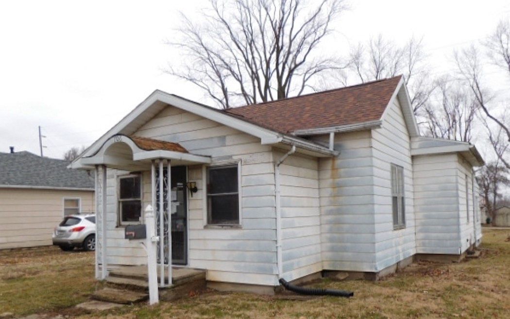 706 Monroe St, Pana, IL 62557 Zillow