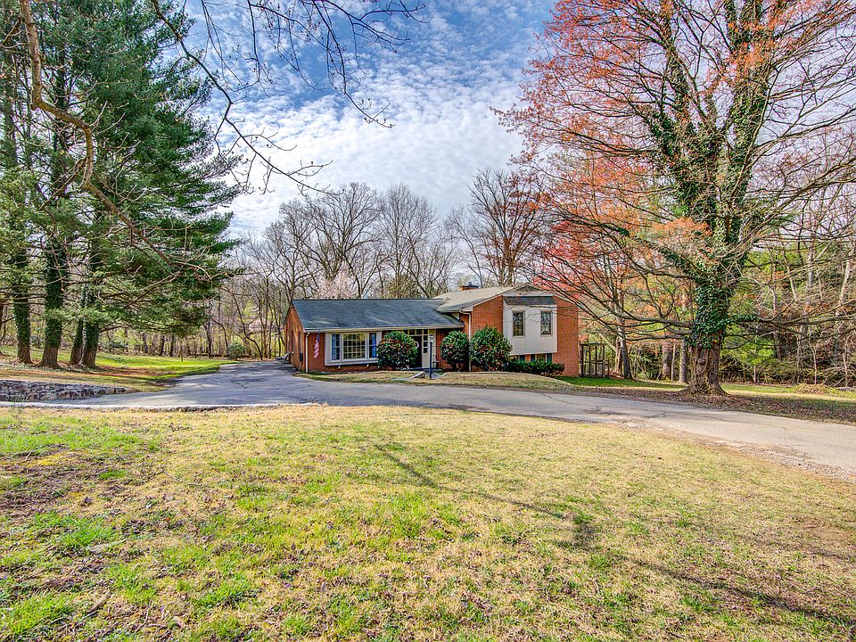 1st image of 461 Crestland Dr