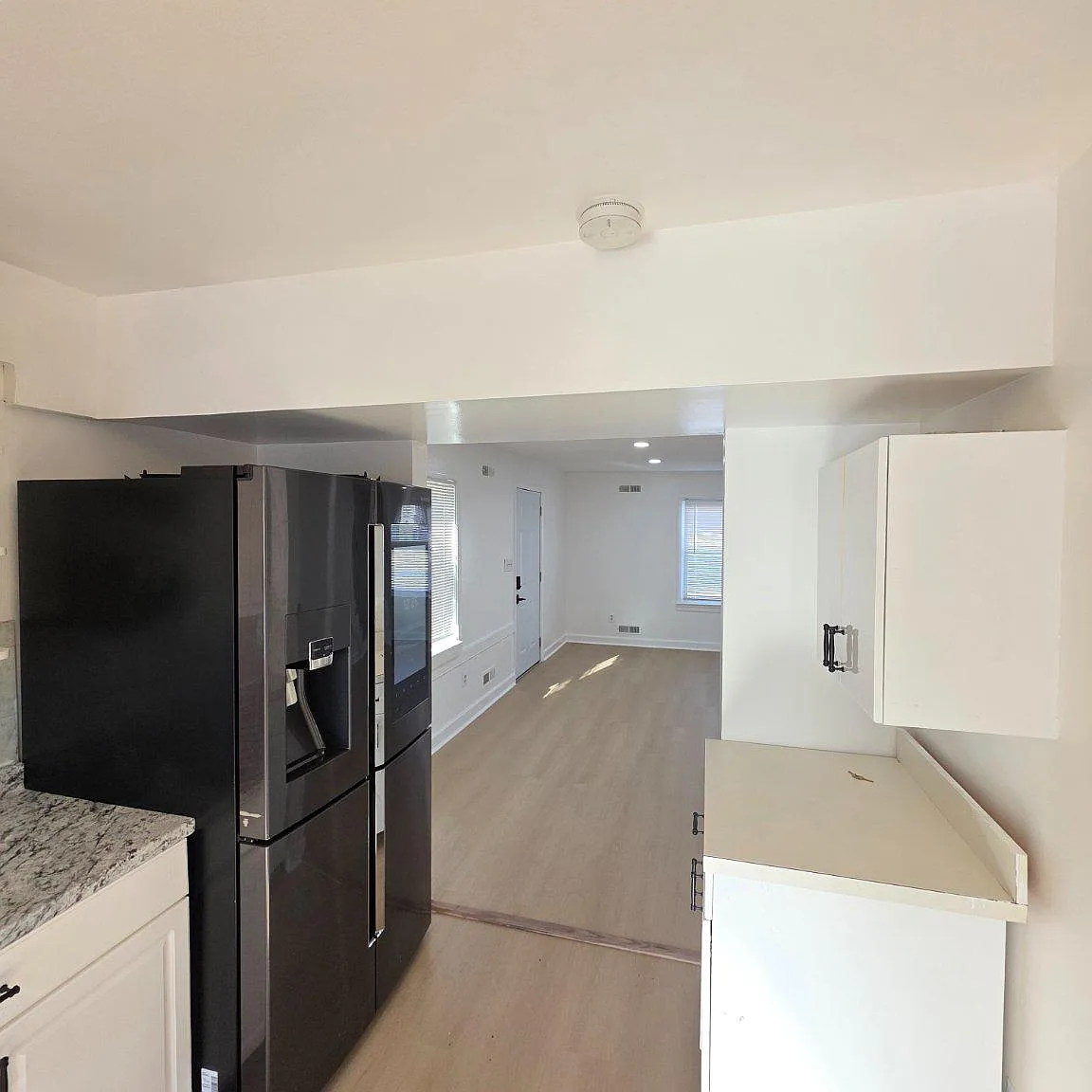 Warfield Condominium — Photo 4