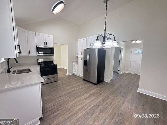 4th image of 1664 Zacharys Way