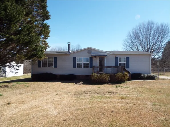 472 Cinnamon Ridge Dr, Inman, SC 29349