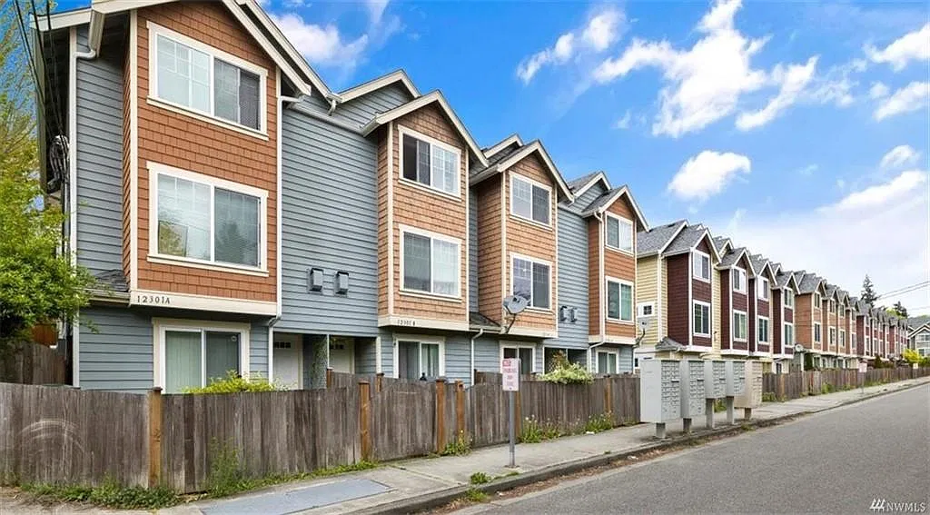 12309 10th Pl NE — Photo 1