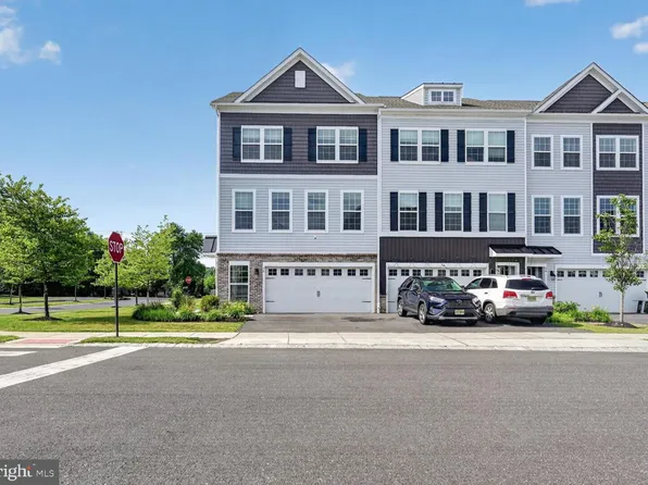30 Autumn Park Dr, Medford, NJ 08055