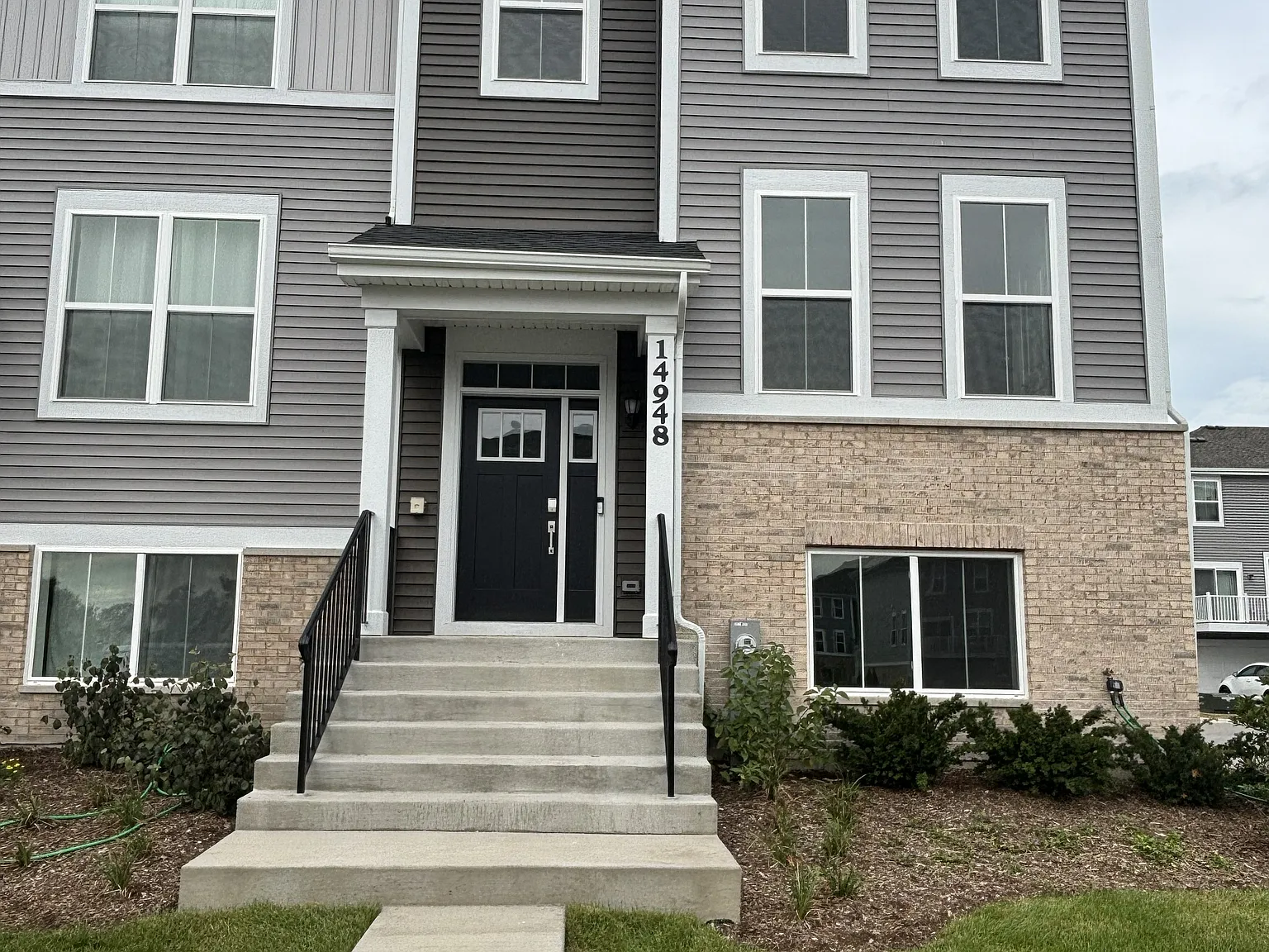 3 bed, 2.5 bath, 2175 sqft, $3,095 — Photo 2
