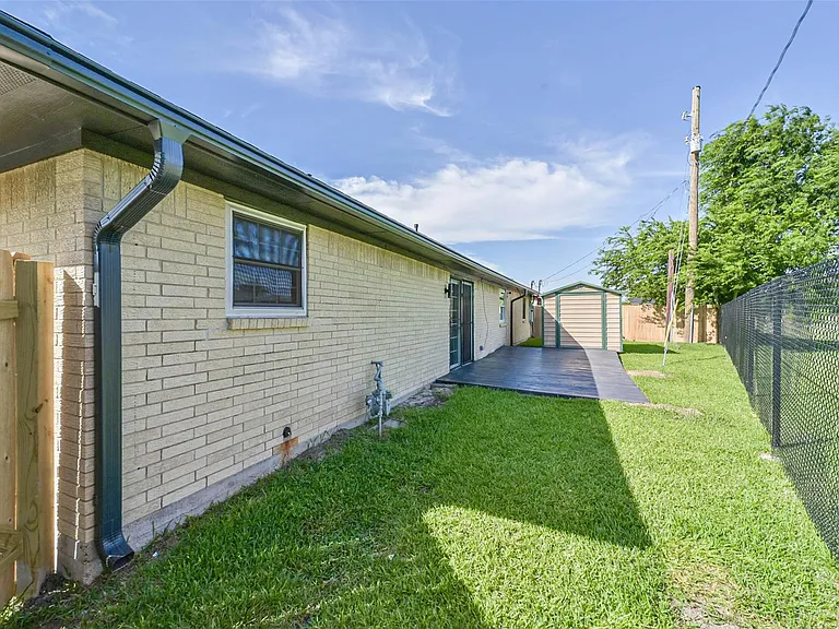 10999 Fairland Dr — Photo 36
