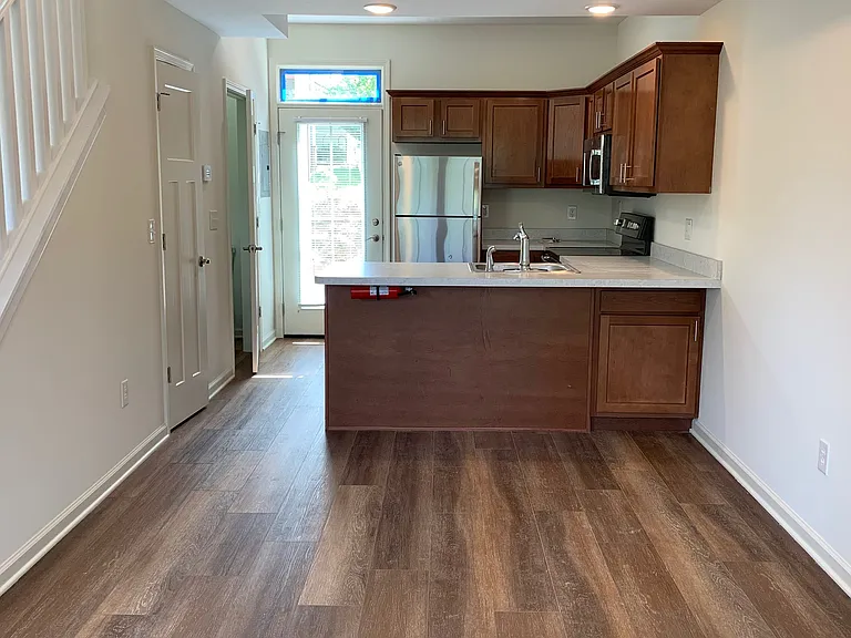 1355 W Allen St #3 — Photo 7